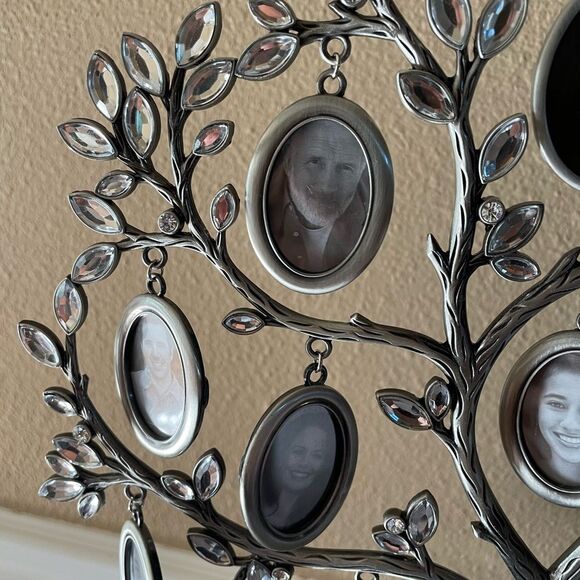 Time Remembered Jeweled Family Photo Tree - Picture 6 of 14